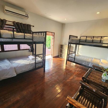 Blue Moon House - A Budget Hostel For Easy Travellers Чіангмай Екстер'єр фото