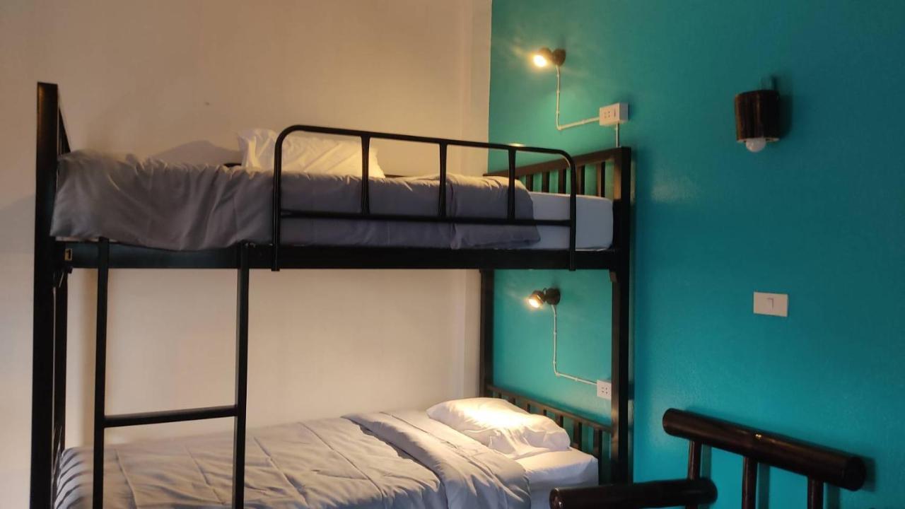 Blue Moon House - A Budget Hostel For Easy Travellers Чіангмай Екстер'єр фото