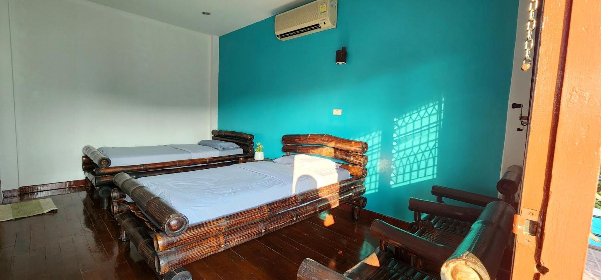 Blue Moon House - A Budget Hostel For Easy Travellers Чіангмай Номер фото
